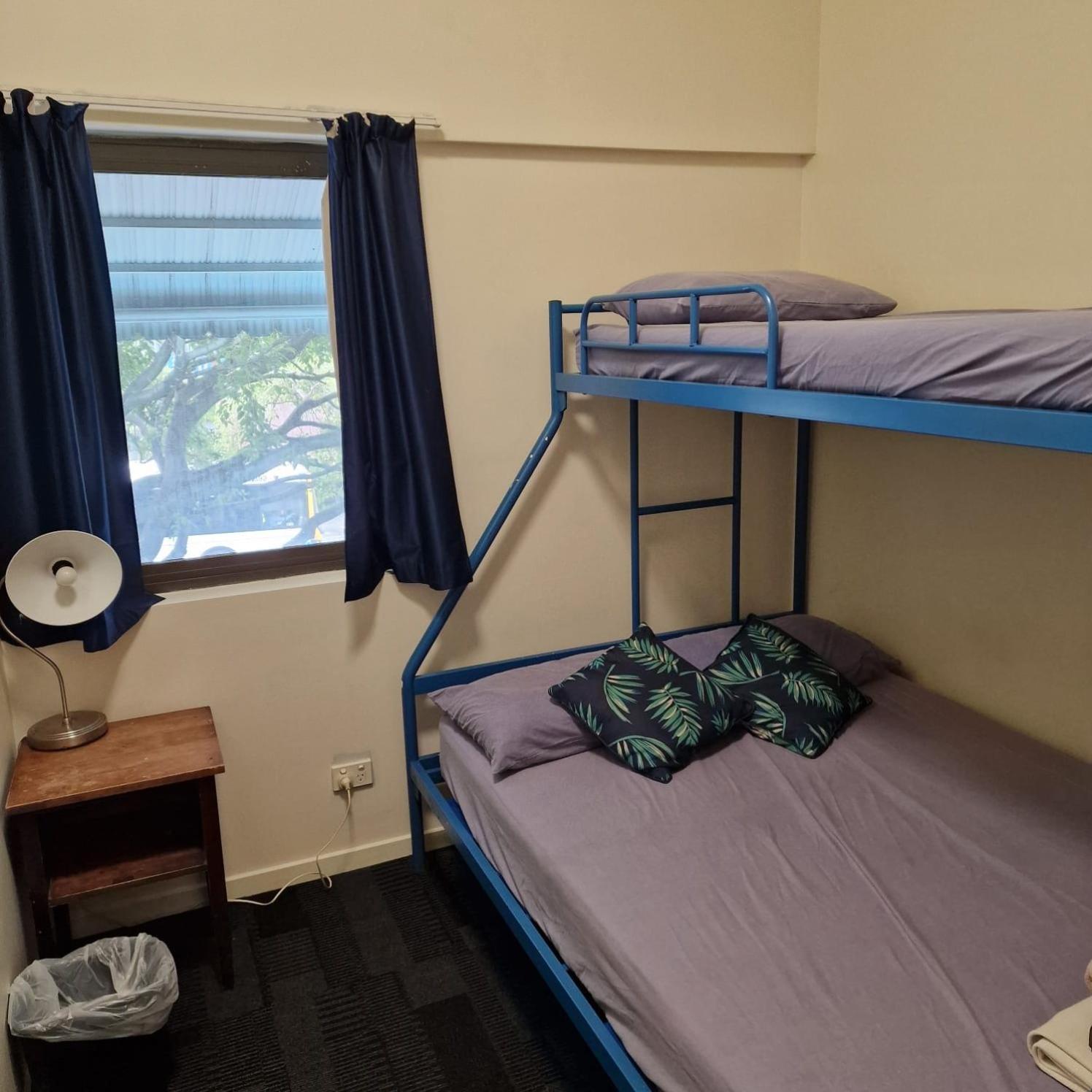 Chill Backpackers Hostel บริสเบน ภายนอก รูปภาพ