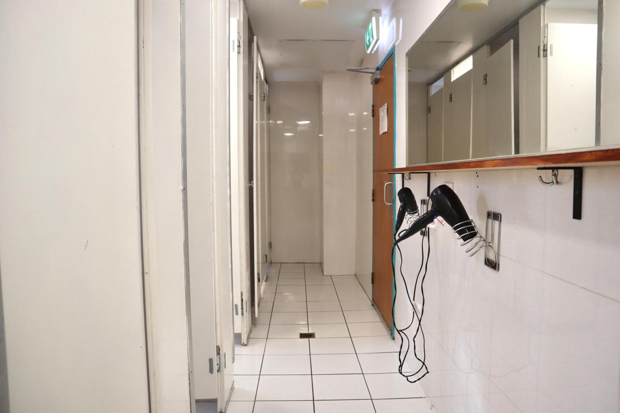 Chill Backpackers Hostel บริสเบน ภายนอก รูปภาพ