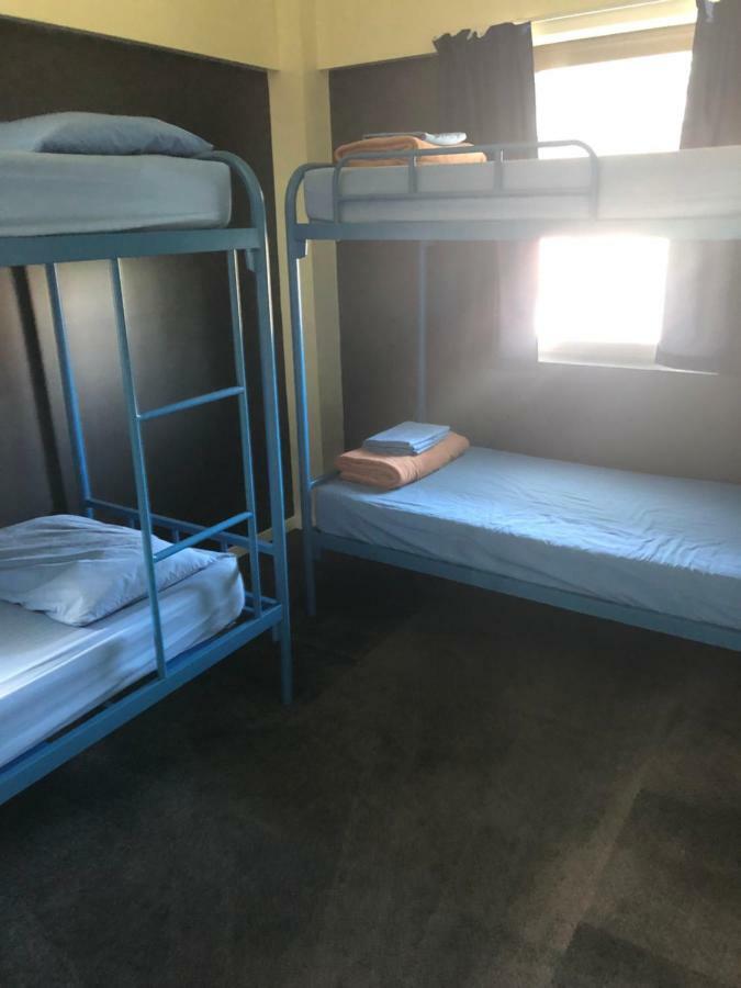 Chill Backpackers Hostel บริสเบน ภายนอก รูปภาพ